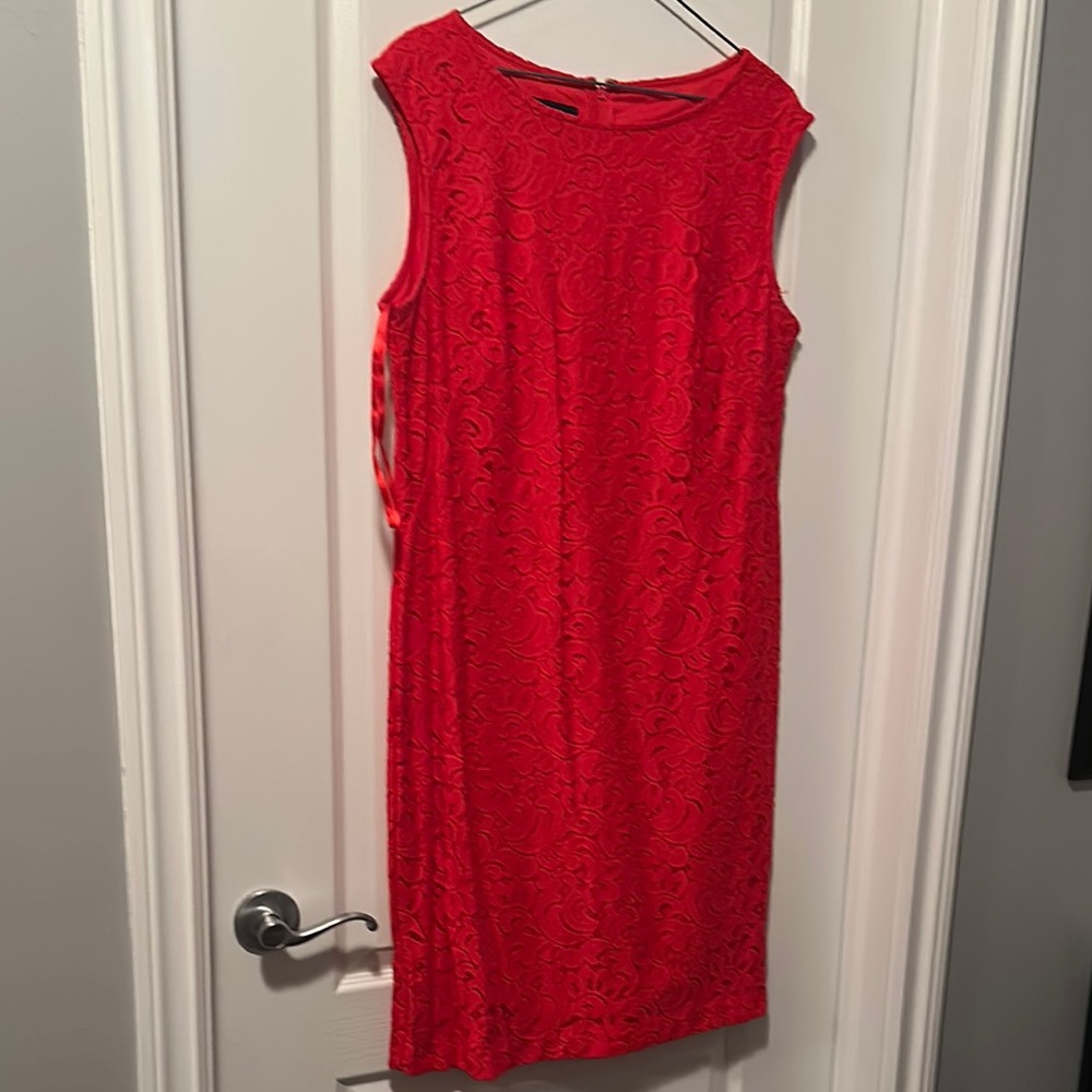 Evan Picone Red lace Sleeveless Sheath Midi Dress